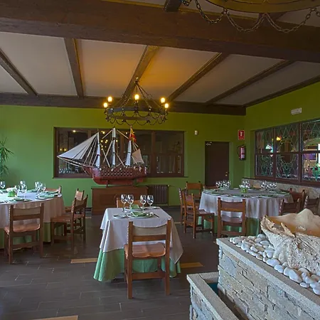 Os Olivos 3* Guísamo