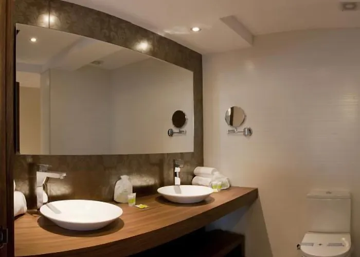 Os Olivos 3* Guísamo