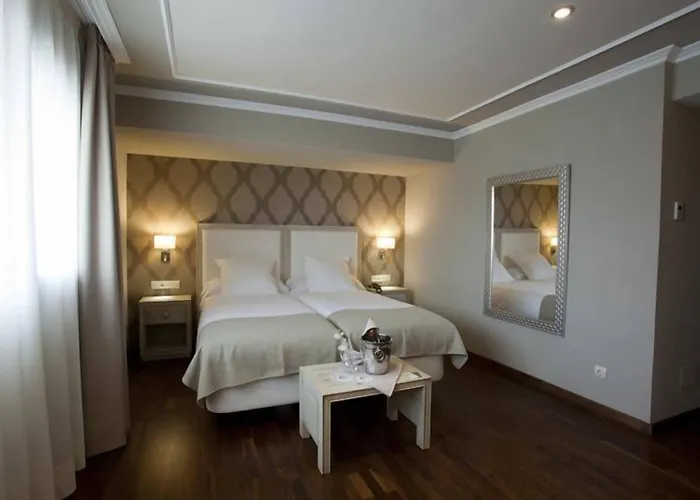 Hotell Os Olivos 3*