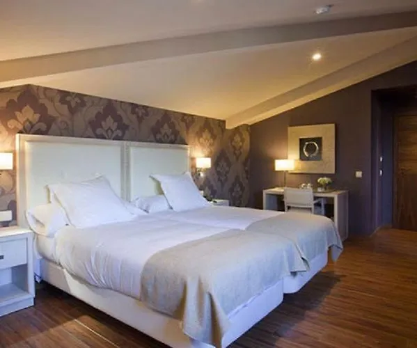 Отель Os Olivos